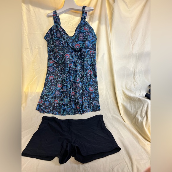 Bathing suit 😎 - Picture 2 of 14